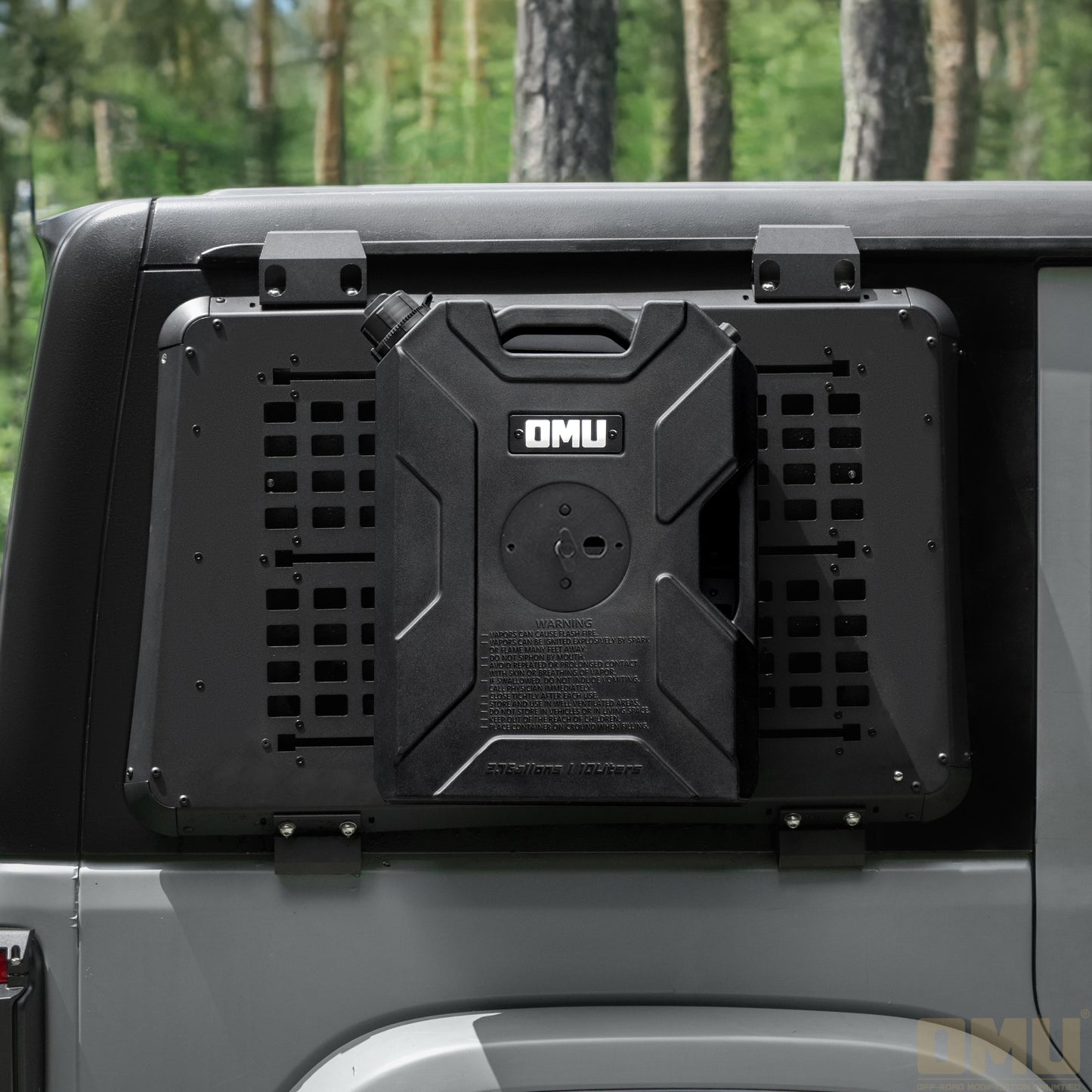 2.64 Gallon/10L Door Hinge Gasoline Container and Mount Set Compatible with 2007-2023 Jeep wrangler JK JL JT, Gasoline Pack Mount Backing Plate with Snapin Spout Backup Petrol Water Storage Can